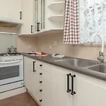 Cosy With Balcony In By Renters Appartamento Danzica