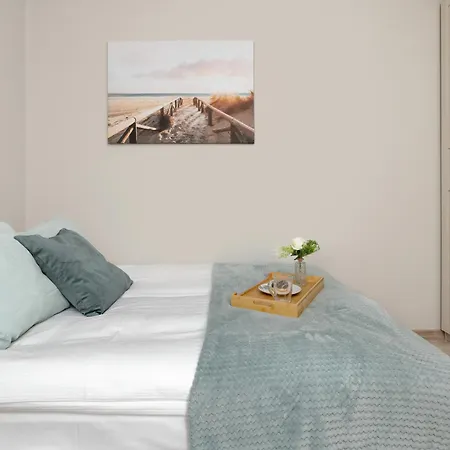 Appartement Cosy With Balcony In By Renters *