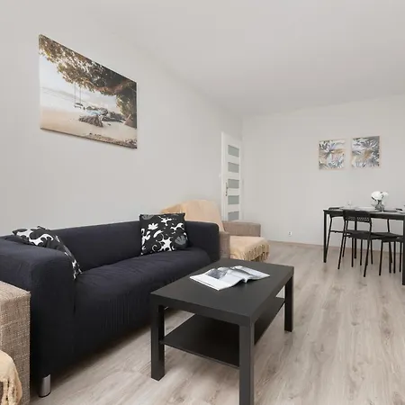 Cosy With Balcony In By Renters Appartement Gdańsk