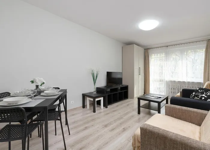 Apartman Cosy With Balcony In By Renters Gdańsk