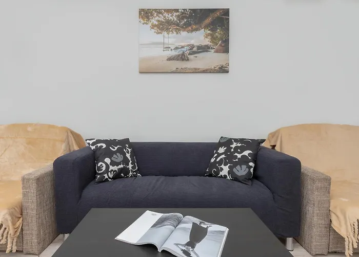 Apartman Cosy With Balcony In By Renters *