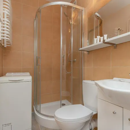 Apartament Cosy With Balcony In By Renters