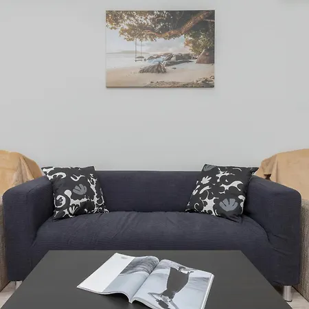 Apartament Cosy With Balcony In By Renters *