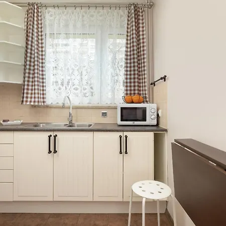 Apartament Cosy With Balcony In By Renters